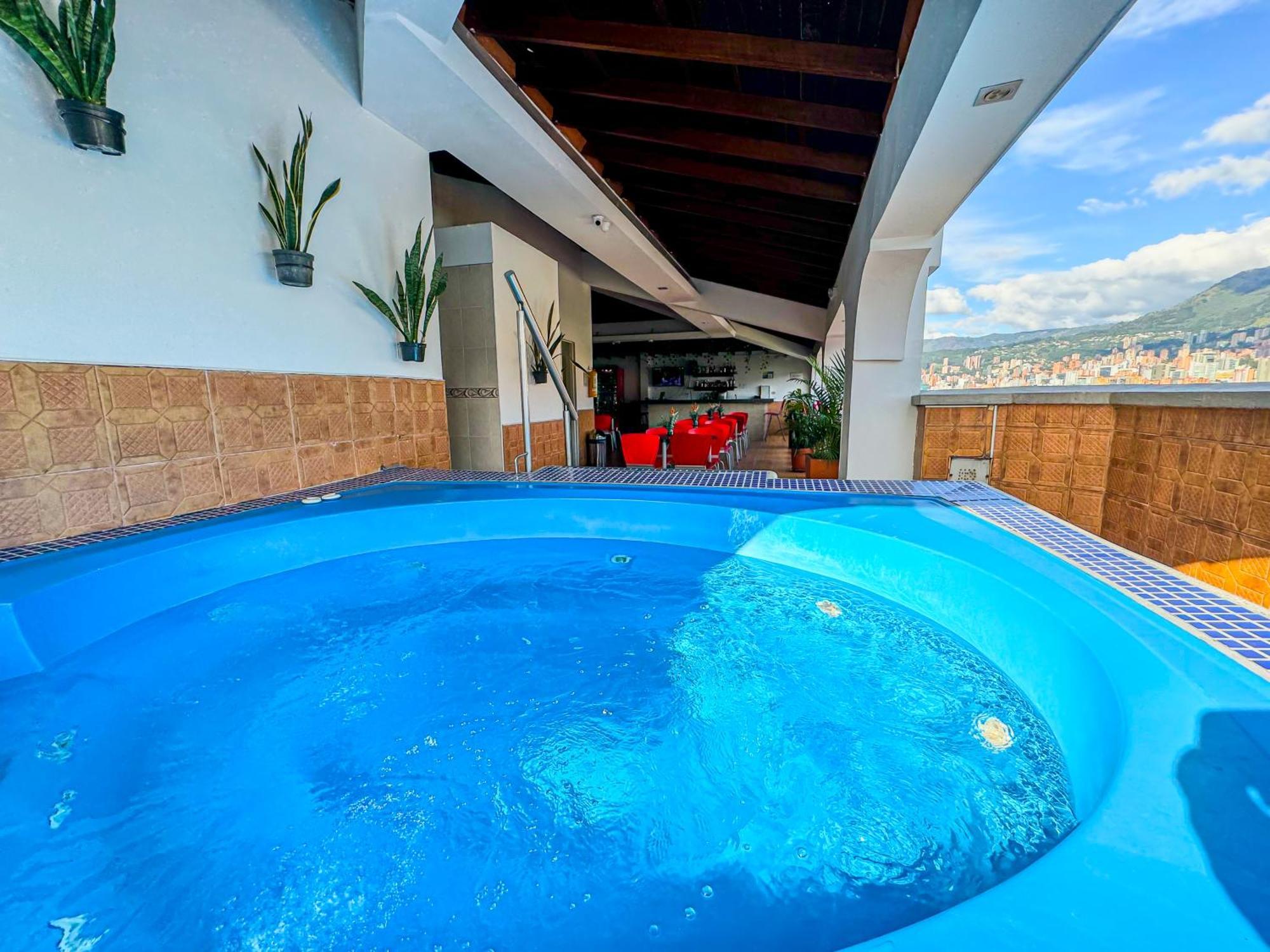 Hotel Alcaravan Medellín Exterior foto